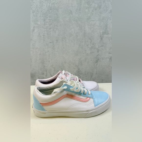 Vans Shoes - Vans Womens Size 7 Sneakers Shoes Pink Pastels Two Tone Trend Leather